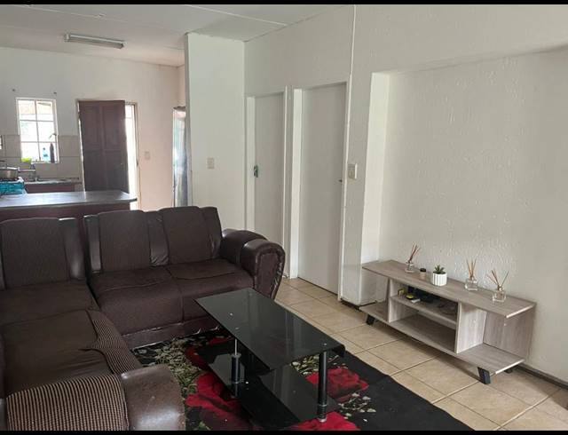 2 BEDROOM APARTMENT FOR SALE IN COMET